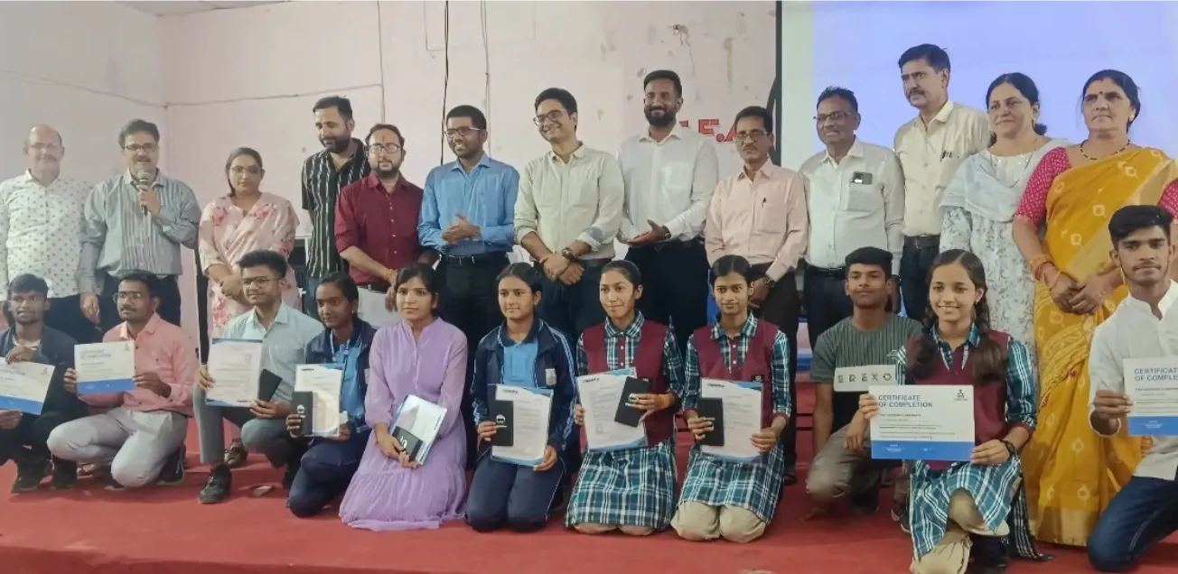 7 CodeYogi trained students in Dewas get Internship offers after 12th in Software firm